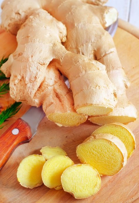 Just as important as having some great recipes to get your fill of fresh ginger is knowing how to store it properly. Storing Fresh Ginger, Produce Drawer, How To Store Ginger, Grocery Items, Food Info, Idee Pasto Sano, Ginger Root, How To Store, Stir Fries