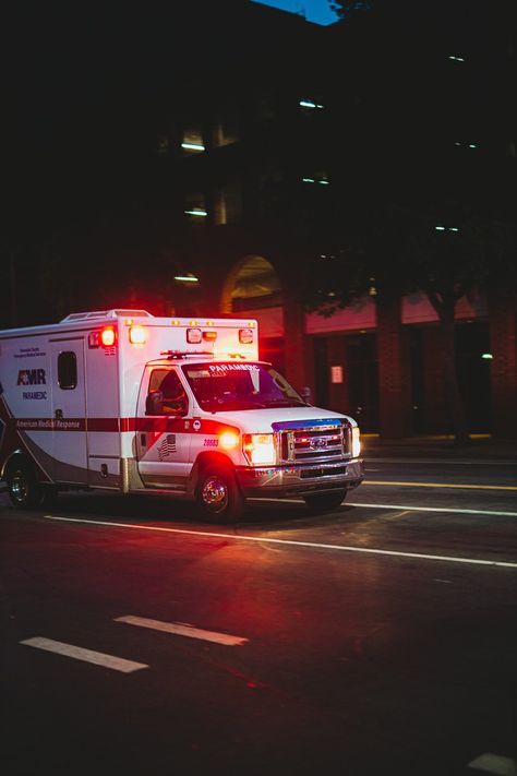 Emt Paramedic Aesthetic Wallpaper, Paramedics Aesthetic, Firefighters Wallpaper, Emergency Room Aesthetic, Emergency Aesthetic, Ambulance Aesthetic, Emt Paramedic Aesthetic, Ambulance Photography, Ems Photography