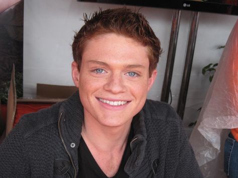 Sean Berdy from Switched at Birth. Those stunning blue eyes make me melt..and he's an adorable ginger like me :) Emmett Switched At Birth, Charlie Bennett, Sean Berdy, Beau Mirchoff, Step Up Revolution, Switched At Birth, Chad Michael Murray, Dapper Gentleman, Girls Hairstyles Braids