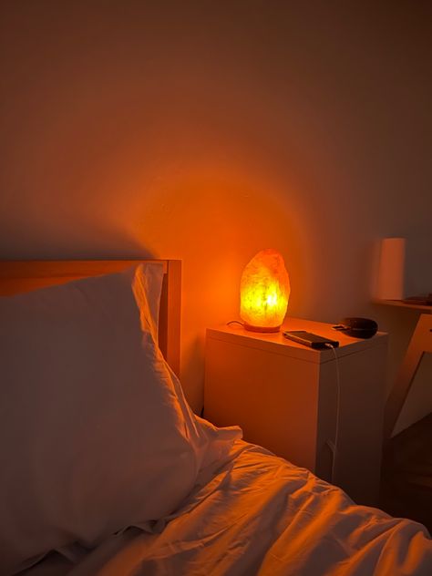 Room Calm Aesthetic, Salt Rock Lamp In Bedroom, Salt Lamp In Bedroom, Clean Simple Aesthetic, Bedroom Salt Lamp, Lamps Aesthetic Bedroom, Warm Ambient Lighting Living Room, Calm Lighting Bedroom, Salt Lamp Living Room