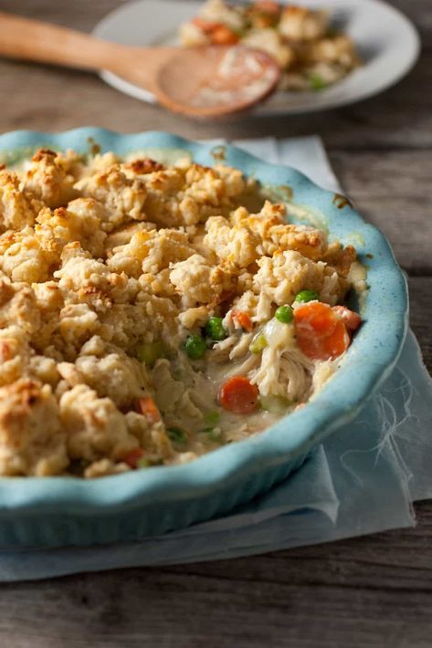 You are looking at a must try comfort food meal. I was never a fan of chicken pot pie until a friend so kindly brought me this dish after I had my baby a f Pie Crumble, Cooking Classy, Chicken Pot, Chicken Pot Pie, Poultry Recipes, Pot Pie, Main Meals, Main Dish Recipes, Om Nom