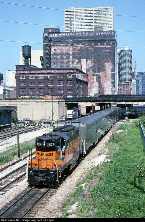 Deck Aesthetic, Chicago Union Station, Road Pics, Train Map, Railroad Art, Beautiful Ruins, Milwaukee Road, Abandoned Train, Railroad Pictures