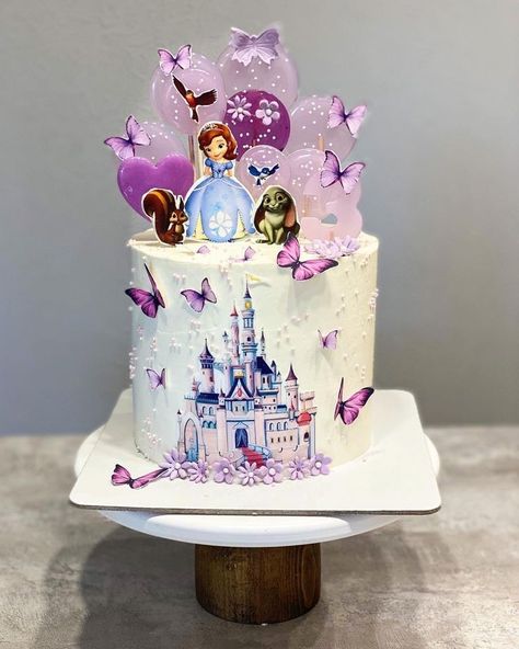 Sofia Birthday Cake, Sofia The First Birthday Cake, Princess Sofia Cake, Sofia The First Cake, Decor Tort, Sofia Cake, Disney Princess Birthday Cakes, Castle Birthday Cakes, Fairy Birthday Cake