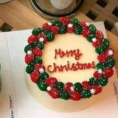 Diy Christmas Cake, Easy Christmas Cake Decorating Ideas, Holiday Cake Designs, Christmas Cake Ideas, Flourless Chocolate Cookies, Christmas Cakes Easy, Christmas Themed Cake, Cute Bakery, Christmas Cake Designs