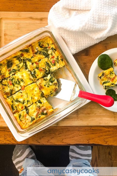 An easy to make breakfast casserole, Crustless Quiche Squares skip the usual crust of a quiche and is brimming with eggs and your choice of cheeses, ham, bacon, sausage, and vegetables. It's keto friendly, paleo friendly, and gluten free too! #quicheketo #quichepaleo #quichenocrustreicpe #quicheeasy #breakfastcasserole #brunchrecipe Quiche Squares, Spinach And Bacon Quiche, Spinach Bacon Quiche, Healthy Breakfast Items, Buffet Recipes, Bacon Spinach Quiche, Sausage And Vegetables, Spinach And Bacon, Impossible Pie