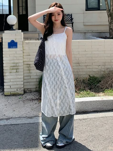 White Camisole Outfit, Cute Japanese Outfits, Lace Cami Top Outfit, Dazy Shein, Cami Top Outfit, Vietnamese Style, Dress Over Jeans, November Fashion, Asian Streetwear