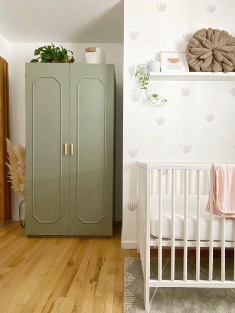 INDIE.BOHO.NEST: DIY NURSERY WARDROBE RENOVATION with FUSION MINERA... One Level Homes, Painted Wardrobe, Wardrobe Makeover, Diy Wardrobe, Diy Nursery, Instagram Diy, Fusion Mineral Paint, Neutral Nursery, Gender Neutral Nursery