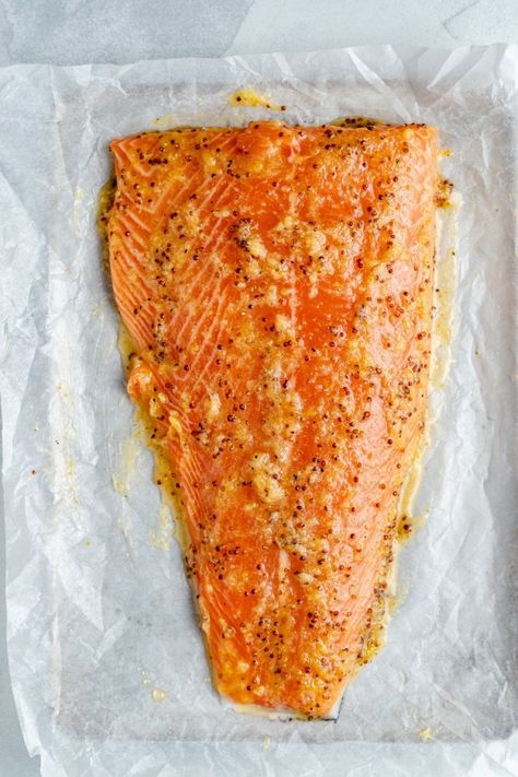 Wonderful honey lemon garlic salmon covered in an easy lemon garlic butter marinade and baked to flaky perfection. This flavorful lemon garlic salmon recipe makes a delicious, protein packed dinner served with your favorite salad or side dishes, and the marinade is perfect for your go-to proteins. Protein Packed Dinner, Honey Baked Salmon, Lemon Butter Salmon, Fish Entrees, Lemon Garlic Salmon, Salmon Marinade, Flaked Salmon, Garlic Marinade, Honey Garlic Salmon