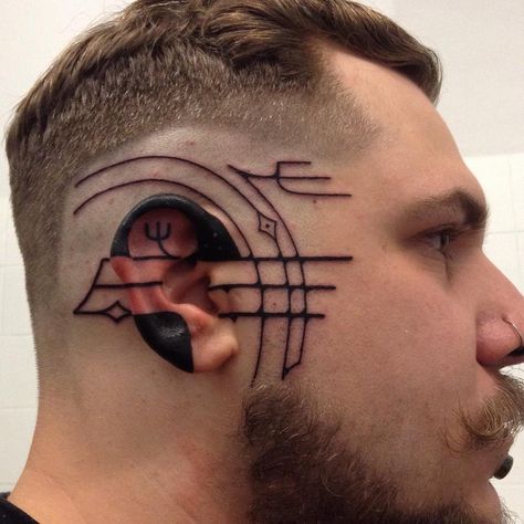 Geometric Face Tattoo, Cyberpunk Tattoo, Face Tats, Empire Tattoo, Geometric Face, Dot Tattoos, Weird Tattoos, Dot Work Tattoo, Head Tattoos