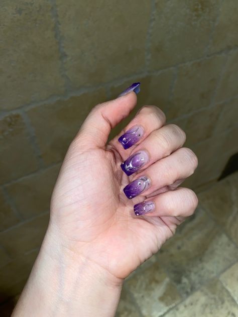 square/coffin cyber dark purple and silver chrome bio gel nails with gems Purple And Silver Chrome Nails, Dark Purple Nails Coffin, Purple And Silver Nails Short, Dark Purple And Silver Nails, Gel Nails With Gems, Purple Y2k Nails, Bio Gel Nails, Nails With Gems, Purple And Silver Nails