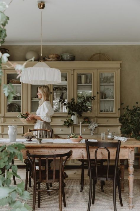 Emily Slotte, Casa Country, French Interior, Dining Room Inspiration, Cottage Design, Interior Deco, A Kitchen, Kitchen Interior, Kitchen Dining Room