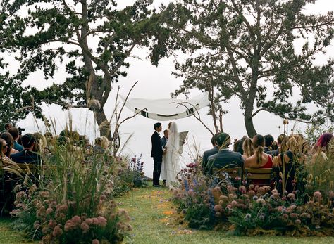 A Wedding in the Clouds: This Couple Married Overlooking the Cliffs of Big Sur Florist Studio, Big Sur Wedding, Big Sur California, Outdoor Wedding Ceremony, Dreamy Wedding, Big Sur, Wedding Locations, Pacific Ocean, Bride And Groom