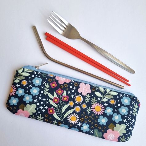 Ditch the disposables! ✂️ DIY Cutlery Pouch Finally made the cutest little pouch for my work lunches . No more single-use plastic for this eco-warrior This project is perfect for beginners and uses up some of that pretty fabric stash we all have Sew up a bunch in no time using my super quick pouch tutorial (link in bio!) ✨ P.S. Love this pattern and want an easy-to-print PDF with bonuses? You can grab the upgrade in the blog post (link in bio!) #diysewing #cutlerypouch #metalstraw #ecofrie... Diy Cutlery Pouches, Travel Pouch Diy, Cutlery Pouch, Cork Ideas, Work Lunches, Pouch Diy, Sewing Pattern Shop, Eco Warrior, Pouch Tutorial