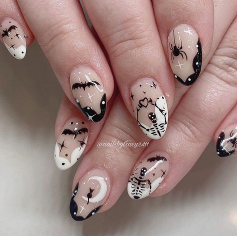 Natural Spooky Nails, Unique Spooky Nails, Bats Halloween Nails, Black Nail Art Halloween, Short Bat Nails, Ghost And Bat Nails, Bats Nail Art, Ghost Band Nails Acrylic, Halloween Black And White Nails