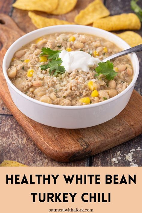 Ground Turkey Green Chili Recipes, White Chilli Ground Turkey, White Chili With Ground Turkey, White Turkey Chili Crockpot, Ground Chicken White Chili, Ground Turkey White Bean Chili, Ground Turkey White Chili, Turkey White Bean Chili, White Turkey Chili Recipe