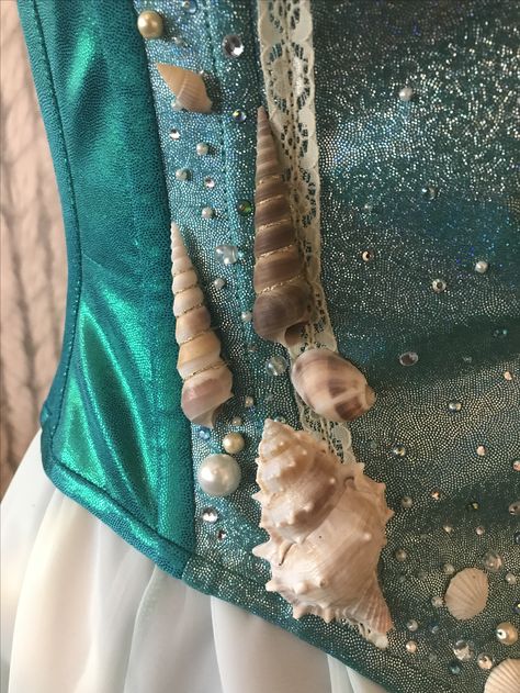 sea inspired corset Ocean Inspired Corset, Sea Inspired Embroidery, Ocean Corset, Seashell Corset, Sea Theme Dress, Sea Inspired Dress, Sea Inspired Outfits, Water Themed Dress, Sea Themed Dress