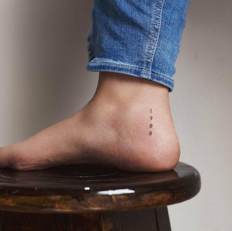 30 Beautiful Tattoos for Girls 2022 - Meaningful Tattoo Designs for Women - Pretty Designs Dainty Tattoo Ideas, Dainty Tattoo, Foot Tattoos For Women, Fine Line Tattoo, Small Meaningful Tattoos, Line Tattoo, Cute Tattoos For Women, Dainty Tattoos, Tattoos For Kids