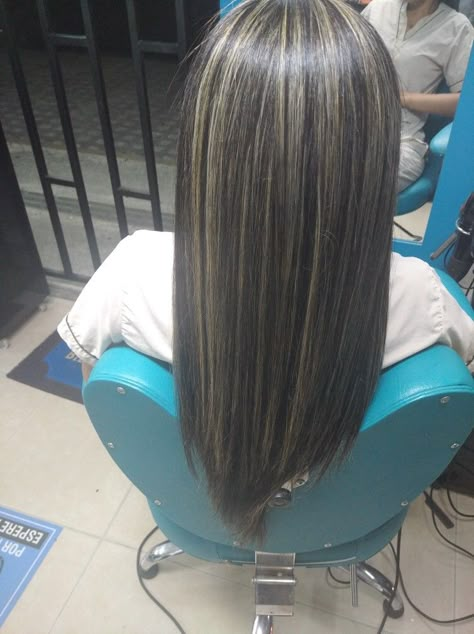 Different Types Of Highlights, Types Of Highlights, Straight Highlights, Hair Inspo Pics, Black Hair With Blonde Highlights, Brown Hair Highlights, Short Hair Highlights, Honey Hair Color, Straight Black Hair