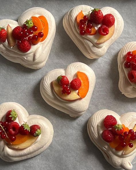 Celine on Instagram: "summer love - part 5 Mini heart pavlovas w/ double cream, peach, apricot, and red berries 🤍" Mini Pavlova, Double Cream, Pastry And Bakery, Jeju Island, Summer Love, Instagram Summer, Mini Heart, Pavlova, Food Obsession