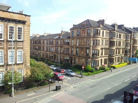 Glasgow Tenement, Glasgow Buildings, Glasgow West End, Victorian City, Glasgow Architecture, English Townhouse, Glasgow Girls, Uk Cities, Famous Architecture