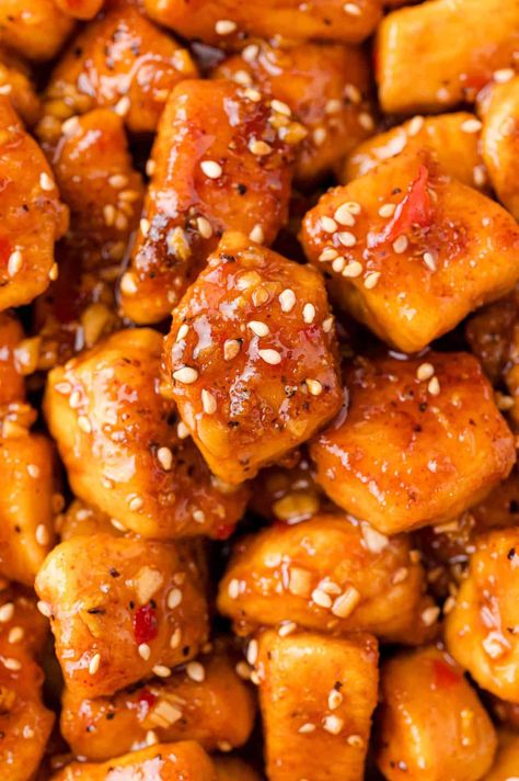 Sweet Chili Chicken Sweet Chili Sauce Chicken, Spicy Asian Chicken, Bourbon Chicken Recipe, Sweet Chilli Chicken, Chicken Sauce Recipes, Easy Dinner Options, Sweet Chili Chicken, Thai Chili Sauce, Stir Fry Ingredients