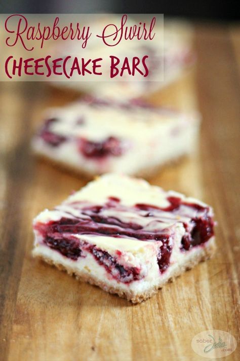 This Raspberry Swirl Cheesecake Bars Recipeis super easy and delicious. With Christmas coming everyone loves a good dessert and why not cheesecake Raspberry Swirl Cheesecake, Cheesecake Bar, Swirl Cheesecake, Coconut Dessert, Raspberry Desserts, Cheesecake Bar Recipes, Raspberry Recipes, Brownie Desserts, Oreo Dessert