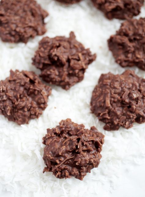 Ghirardelli Recipes, Coconut Clusters, Chocolate Coconut Cookies, Chocolate Clusters, Low Carb Snack, Ghirardelli Chocolate, Gourmet Chocolate, Creamy Chocolate, Chocolate Coconut