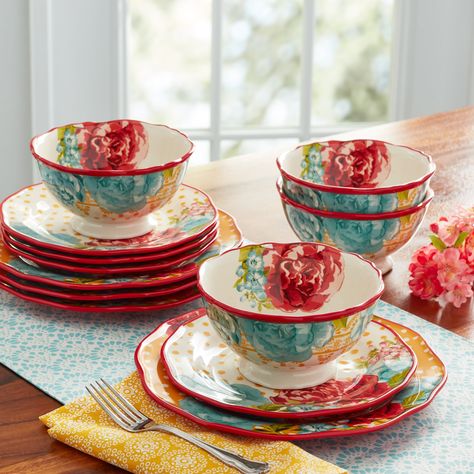 Fun Dinnerware, Pioneer Woman Dishes, Women Decor, Dinner Ware, House Redo, Pioneer Woman Kitchen, Pretty Dishes, Casual Dinnerware, Kitchen Walls