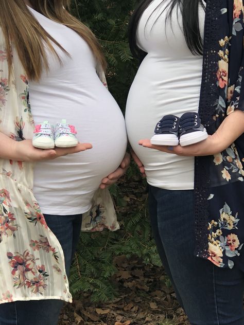 Maternity Shoot Friends, Maternity Best Friends Photo Ideas, Best Friends Maternity Shoot, Maternity Photography With Sister, Pregnant With Best Friend, Maternity Photo Shoot Ideas With Friends, Two Pregnant Friends Photoshoot, Pregnancy Friends Photos, Best Friend Maternity Photoshoot