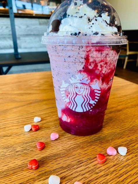 Starbucks Valentines Drinks, Valentines Drinks, Romantic Drinks, Valentine Drinks, Starbucks Strawberry, Mocha Cookies, Secret Starbucks Drinks, Strawberry Drinks, Starbucks Secret