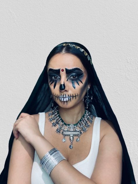 Halloween Indian, Indian Makeup Looks, Indian Skull, Indian Makeup, Skull Makeup, Halloween Looks, Indian Bride, Halloween Makeup, Halloween Face