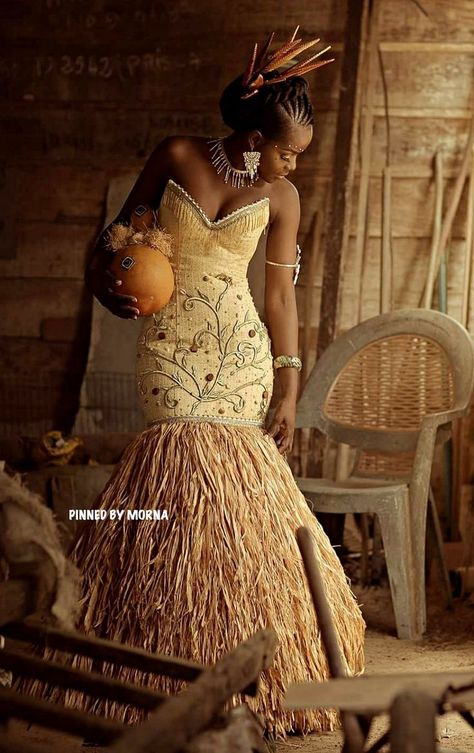 Touch by Rhim - Gabon 🇬🇦 African Traditional Wedding Dress, Bohemian Wedding Decorations, Traditional African Clothing, Traditional Wedding Attire, African Traditional Wedding, Wedding Dress Outfit, Classy Wedding Dress, African Wedding Dress, African Traditional Dresses