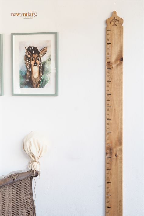 Vintage Style Bedroom, Vintage Bedroom Styles, Growth Ruler, Wooden Growth Chart, Growth Chart Ruler, Handmade Birthday Gifts, Wood Decoration, Height Chart, Child Room