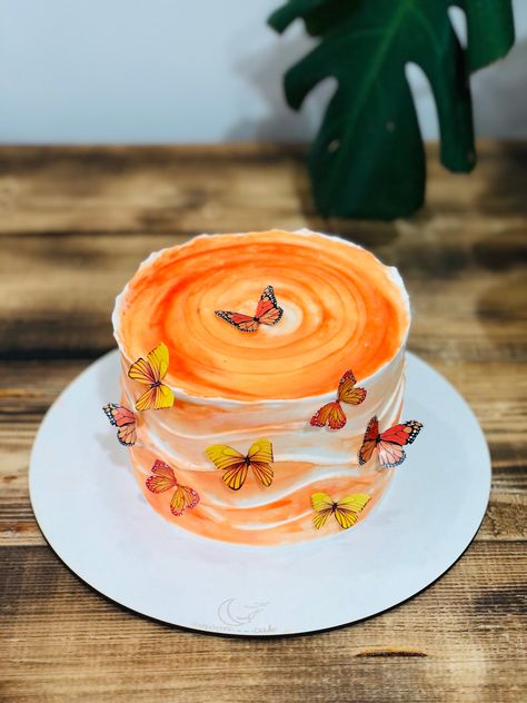 #butterfly #butterflycake #cake #cakeideas Orange Butterfly Cake, Sunset Cake Design, Orange Cake Design, Orange Color Cake, Sunset Cake, Orange Birthday Cake, Cake Pop Recipe Easy, Brooklyn Food, Cake Yellow