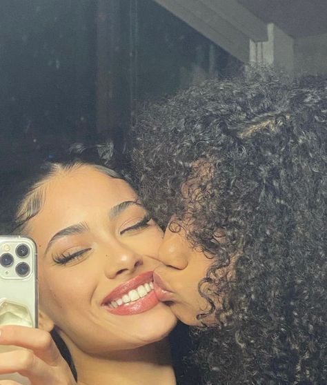 Latina And Black Wlw Couple, Wlw Black And Hispanic, Lesbain Black Aesthetic, Wlw Gifts For Gf, Poc Wlw Aesthetic, Wlw Latina, Interracial Wlw, Wlw Interacial, Wlw Aesthetic Black