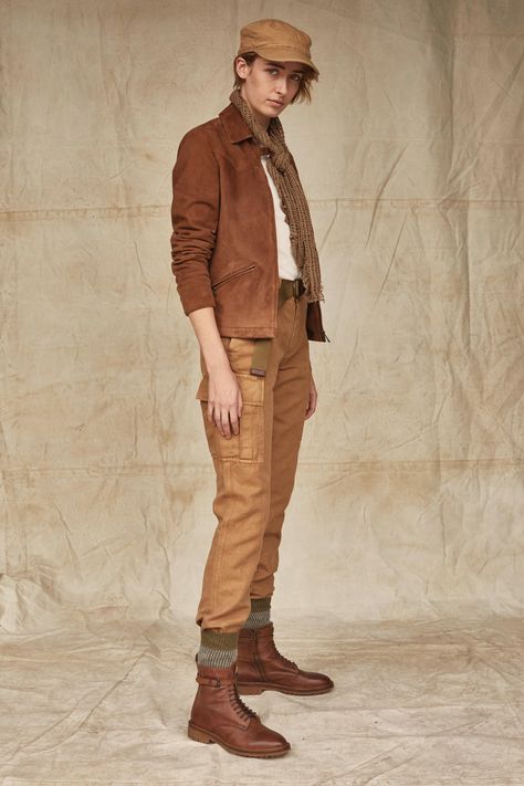 Safari Outfit, Cottagecore Outfits, Park Ranger, Camping Outfits, Poses References, Safari Style, Vogue Russia, Fantasy Fashion, Character Outfits