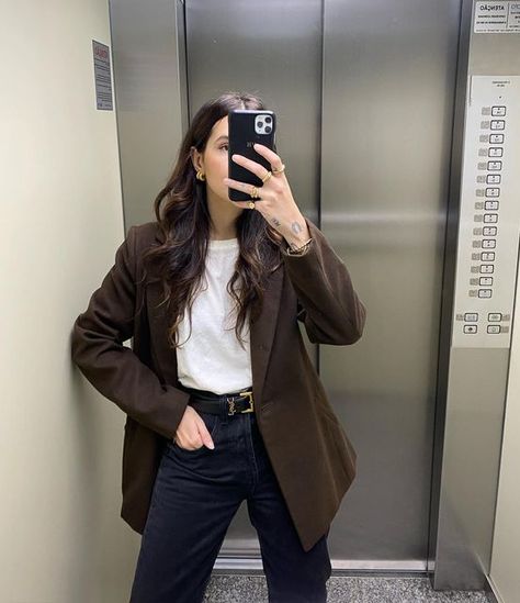 Brown Blazer Outfit Casual, Dark Brown Blazer Outfit, Brown Blazer Outfit, Outfit Designer, Blazer Outfits Casual, Smart Casual Work Outfit, Color Combos Outfit, Blazer Outfits For Women, Stylish Work Attire