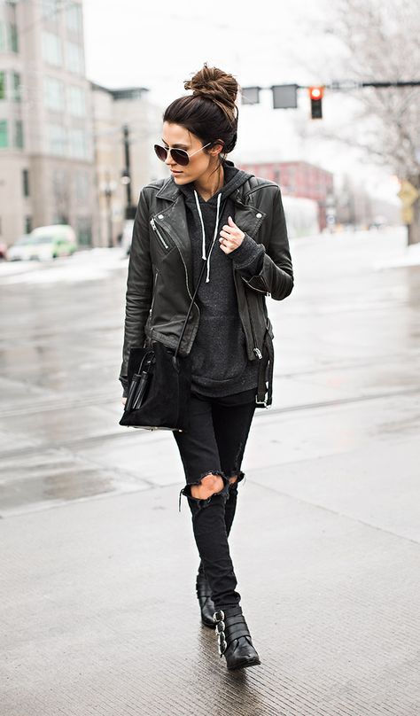 How to Style a Leather Jacket | The Everygirl Rocker Girl Outfits, Rock Chic Outfits, Look Rock Chic, Outfit Nero, Rocker Chic Style, Gothic Mode, Rocker Outfit, Rocker Girl, Perfect Fall Outfit