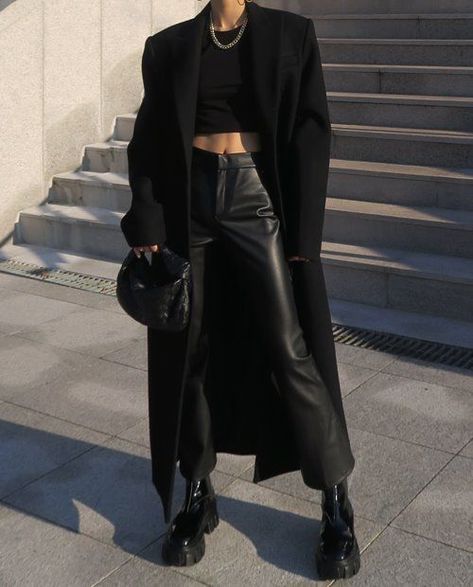 FALL FASHION OUTFIT IDEAS | ALL BLACK OUTFITS Morgan Aesthetic, Chique Outfit, Neue Outfits, Fashion Aesthetics, Looks Black, Looks Street Style, Black Outfits, All Black Outfit, Mode Inspo