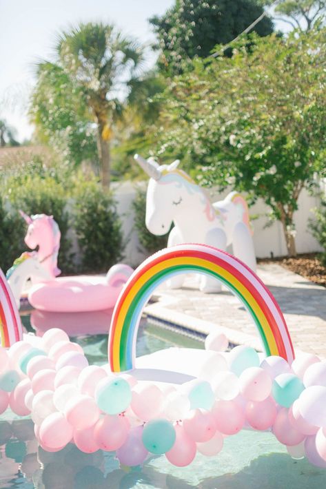 Girl Pool Party Ideas, Unicorn Water Birthday Party, Backyard Unicorn Birthday Party, Unicorn Pool Party Decorations, Mermaids And Unicorns Party, Unicorn Pool Party Ideas, Rainbow Pool Party, Kids Pool Party, Unicorn Birthday Party Pool