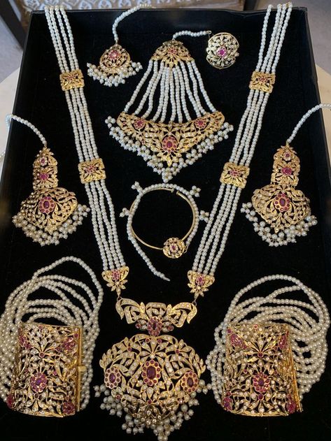 Wedding Jewellery Designs, Bridal Jewelry Sets Brides, Wedding Jewelry Sets Bridal Jewellery, Pakistani Bridal Jewelry, Indian Wedding Jewelry Sets, Bridal Necklace Designs, Bride Jewelry Set, Indian Bridal Jewelry Sets, Bridal Jewellery Design