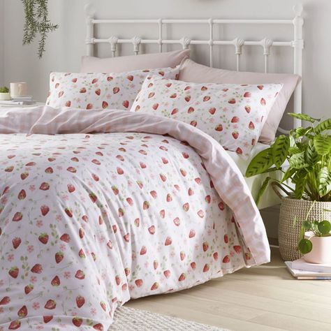 Strawberry Elephant, Coquette Aesthetic Room, Childhood Clothes, Strawberry Beds, Baby Doll Bed, Summer Room, Reversible Bedding, Cute Bedding, Uni Room