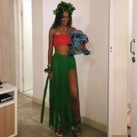 Hawaiian Party Outfit, Lilo Costume, Hawaiian Costume, Meme Costume, Luau Theme Party, Hot Halloween, Trendy Halloween Costumes, College Halloween, Halloween Costume Outfits