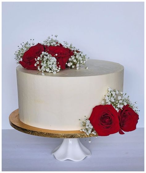 Red Rose Wedding Cake, Rose Wedding Cake, Donut Ideas, Tall Cake, Everything Cake, Wedding Cake Roses, Beautiful Cake Designs, Red Rose Wedding, Tall Cakes