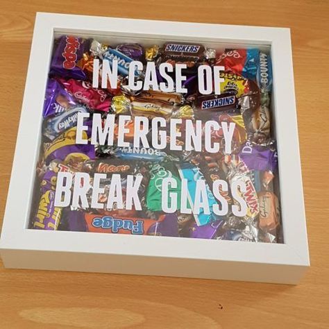 Candy Shadow Box - In Case of Emergency Break Glass. 31 DIY Christmas Gift Ideas  #DIY #DIYChristmasGifts #ChristmasGiftIdeas #giftguide #homemade #Christmas #candy #shadowboxideas #shadowbox #candybar Diy Christmas Gift Ideas, Homemade Holiday Gifts, Idee Cricut, Bff Birthday, Creative Diy Gifts, Homemade Holiday, Navidad Diy, Cadeau Diy, Homemade Christmas Gifts