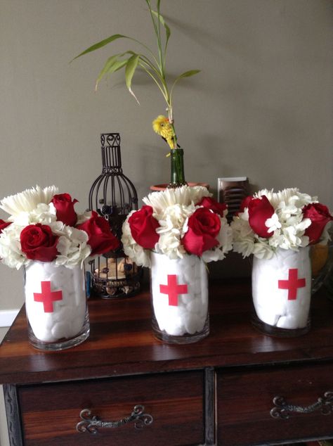 Medical School Graduation Party Ideas, Nurse Grad Parties, Nurse Graduation Party Decorations, Medical Party, Doctor Party, Nursing School Graduation Party, Nurse Party, Medical School Graduation, Graduation Party Centerpieces