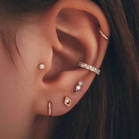 Discover unique, dazzling modifications with top 50 best constellation piercing ideas for women. Get jeweled sequence designs with multiple piercings lined up or scattered for a galactic effect. #tattooideas #tattoos #backtattoos Best Piercings For Women, Body Piercing Ideas For Women, Peircings Women, Piercings Women, Constellation Piercing, Piercing Ideas For Women, Ušný Piercing, Piercings For Women, Ear Piercing Combinations