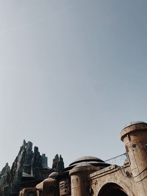 Star Wars World Aesthetic, Galaxy's Edge Aesthetic, Batuu Aesthetic, Galaxies Edge, Black Spire Outpost, Disney World Aesthetic, Galaxy Edge, Star Wars Wedding Theme, Wars Aesthetic