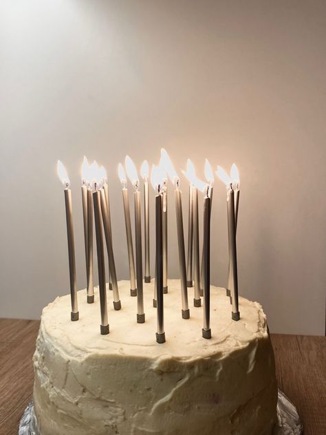 16 Candles Cake, Simple Birthday Cake With Candles, Candles For Birthday Cake, Long Birthday Candles, 16 Candles Birthday Cake, Aesthetic Birthday Cake With Candles, Round Birthday Cakes, Birthday Vibes, Plain Cake