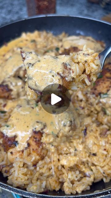 Good Eats & Good Credit 💳 on Instagram: "The Chicken & Rice with the Cream Sauce era was fun 🔥lol Unfortunately I gotta UnBIG my Back No kizzy (Cook book link in my bio for more recipes) #Newcontentotw Might still have a few Big back recipes for yall tho 😂🫶🏽 I just probably wont eat it all #transparently ——-//// RECIPE BELOW 👇  . Chicken marinated:  2 Lbs Bonless skinless chicken thighs  1/2 Tbsp Sazon tropical  1/2 Tbsp Smoked paprika  1/2 Tbsp ( low sodium) cajun seasoning  2 Tbsp Olive oil   Other ingredients  1 tbsp Olive oil  1 tbsp butter  1/2 red or yellow onion diced  2 Tbsp Minced garlic  2 cup cooked white rice   Cream Sauce  2 Tbsp Butter  1 Tbsp Garlic powder  2 Tsp Tablespoons cajan seasoning  1/2 tbsp Smoked paprika  1 cup Heavy cream   Instructions: 1. Start by marinat Creamy Garlic Herb Chicken Thighs, Diced Chicken Recipes, Chicken And Rice Recipes, Creamy Sauce For Chicken, Rice Cream, Garlic Herb Chicken, Hungry Eyes, Creamy Chicken And Rice, Homemade Buffalo Sauce